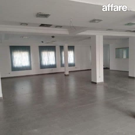 Super bureau 760 m² à Alain Savary