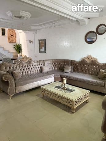 A vendre: sublime salon baroque 9 places+ table basse