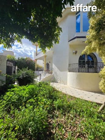 🏡MAISON FAMILLIALE À VENDRE: Villa S5 Avec Jardin à Sahloul