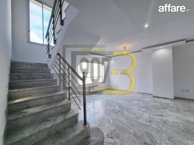 A vendre un appartement style duplex à Ennasr 