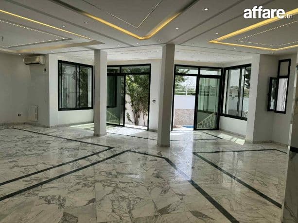 Coquette villa haut standing au Berge du lac 1