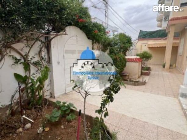 A louer à l’année un Réz de chaussée  à Khézema