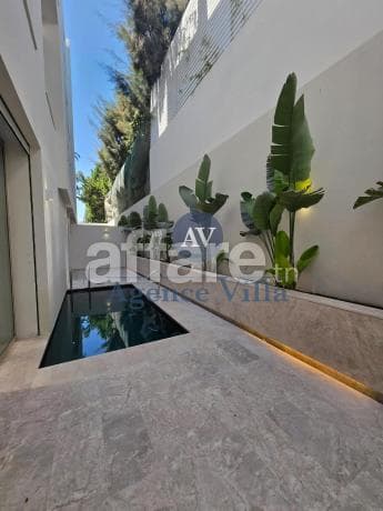 A louer un duplex neuf avec piscine la Marsa