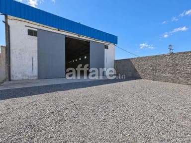 À louer à Mhamdia Dépôt de stockage de 750 m² avec cour de 5