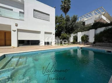 A Louer Villa avec piscine à Menzah 1