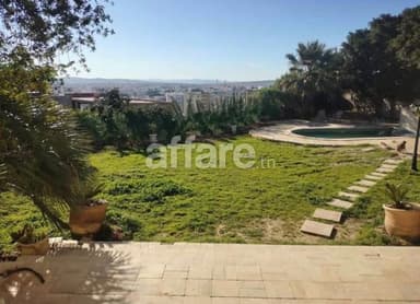 MANAR 1 VILLA S+5 AVEC PISCINE A LOUER VIDE OU MEUBLÉ