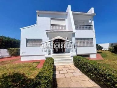 Villa S+5 avec jardin à La Marsa MVL0217