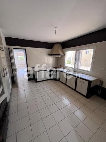 Étage de villa S+3 à Ennaser 2 côté René Descartes