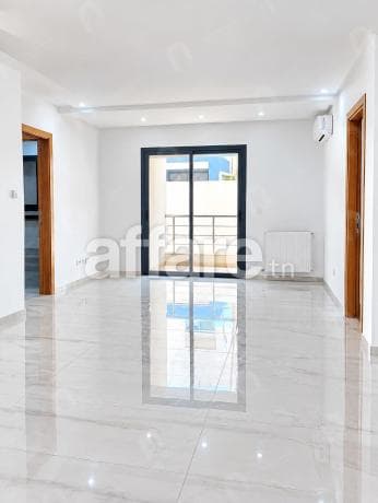 A vendre un appartement S+2 hst situé au Rdc à manouba