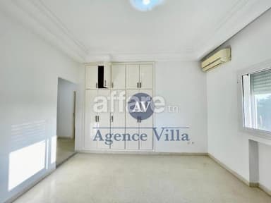 A louer étage de villa à la Soukra