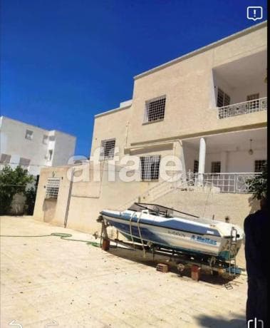 A vendre villa de 900 m2 à cité Zahra Sousse