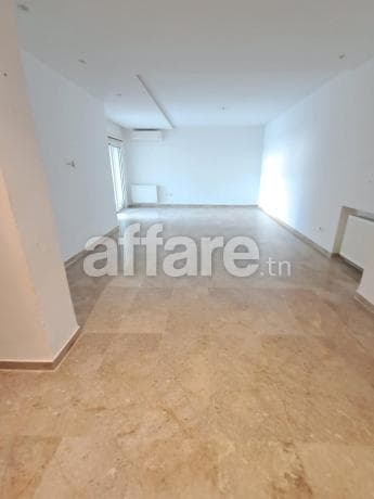 ENNASR 2 à louer joli Appt S+3 avec jardin