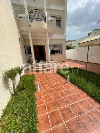 A vendre une superbe villa au bardo