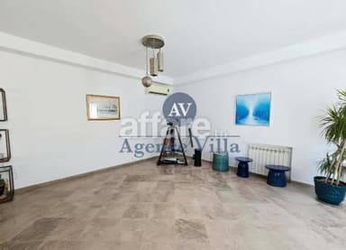 A louer une villa s+4 avec piscine à Gammarth