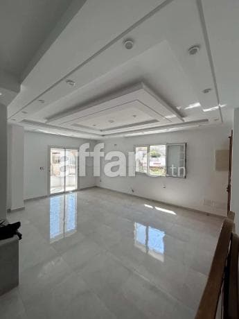 ENNKHILETE - ARIANA ETAGE DE VILLA S+3 A LOUER