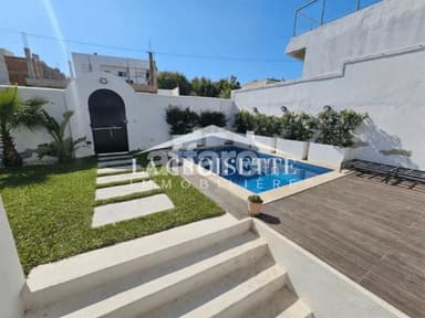 Villa S+2 avec jardin et piscine à Gammarth MVL0136