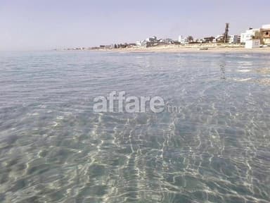 منزل مؤثث يبعد 1 دقيقة مشي عن البحر في المناقع في سلقطة
