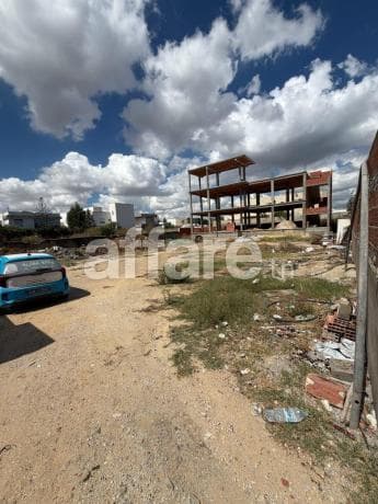 Terrain coustructible a vendre rue de parc soukra