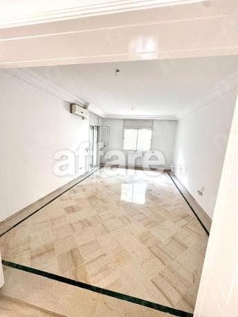 A vendre appartement S+3 hst au bardo