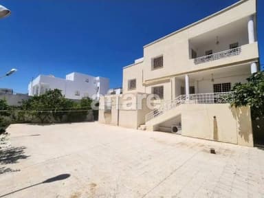A vendre villa 850m2 à cité Zahra Sousse