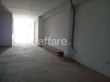 À louer Dépôt de 300 m² sur 2 niveaux en bon état Chebedda