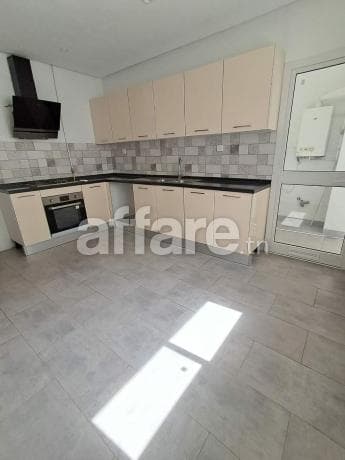 ENNASR 2 à Louer agréable appt S3 haut stg