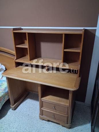 Bureau d étude en bois avec étagères et tiroirs