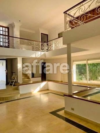 Villa S+4 avec jardin à Menzah 9A