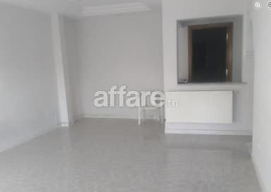 À LOUER APPARTEMENT S+2 BORJ LOUZIR