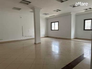 Super bureau 270 m² au lac 1