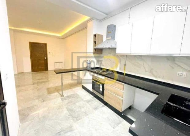 A louer un bel S+1 vide situé  à El Menzah 9C