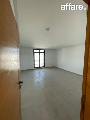 Bureau R+3 à louer à Alain Savary 