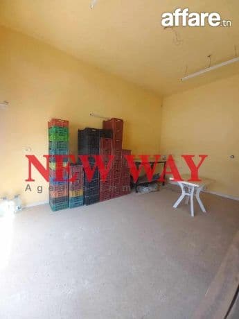 Local Commercial à Cité Zouhour, Proche de Toutes Commodités
