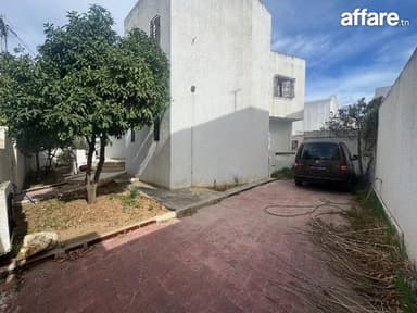 GHAZELLA – VILLA S+5 À VENDRE SUR DEUX NIVEAUX À RÉNOVER 