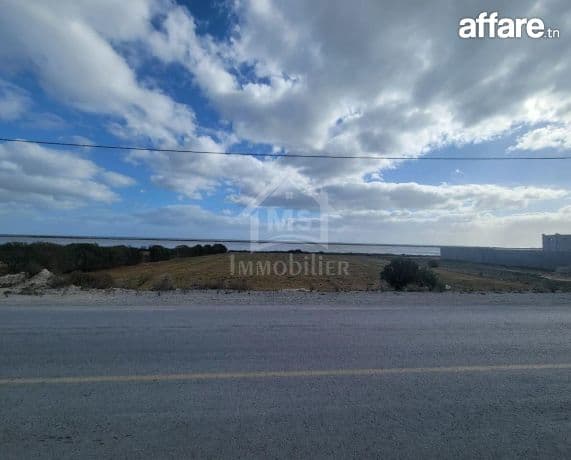 Terrain pieds dans l'eau de 3333 m² à Korba à vendre