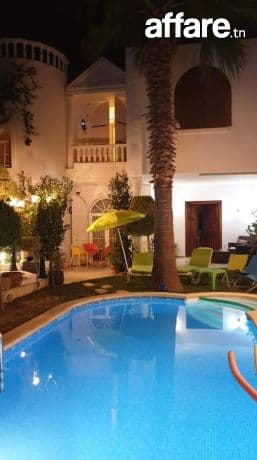 AV Villa avec piscine la Soukra