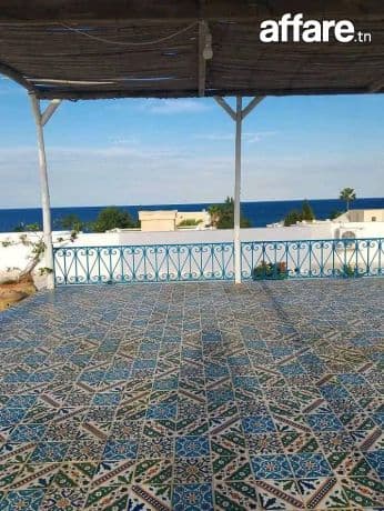 Manifique villa avec picine et 4appart à sousse chatt mariem