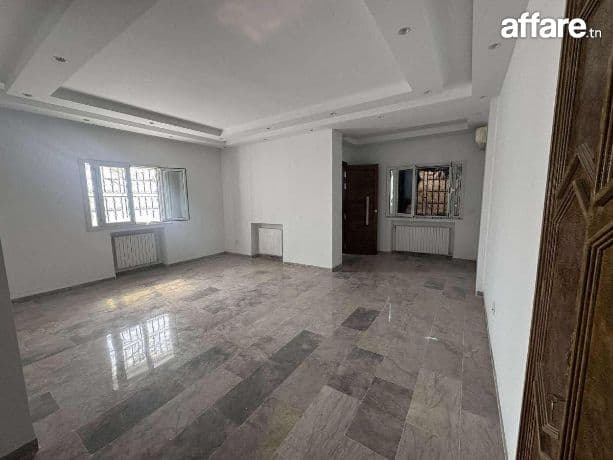 BORJ BACCOUCHE: APPARTEMENT S+3 À LOUER