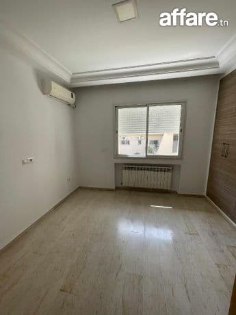 Appartement S+3 à vendre à Ennaser 