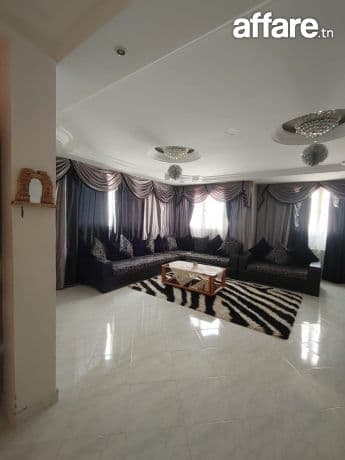 ✨À VENDRE ! Étage de Villa S+4 à Tantana, Chott Mariem