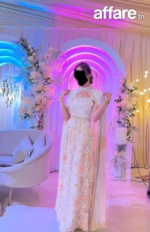 Robe beige pour une fête