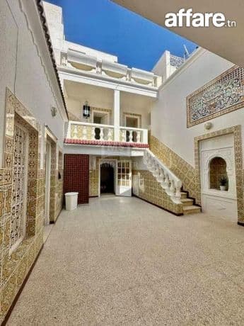 Maison arabesque S+4 à vendre à Béni Khiar 51355351