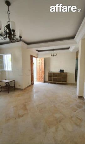 Location S2 semi meublé ou vide a La Marsa 