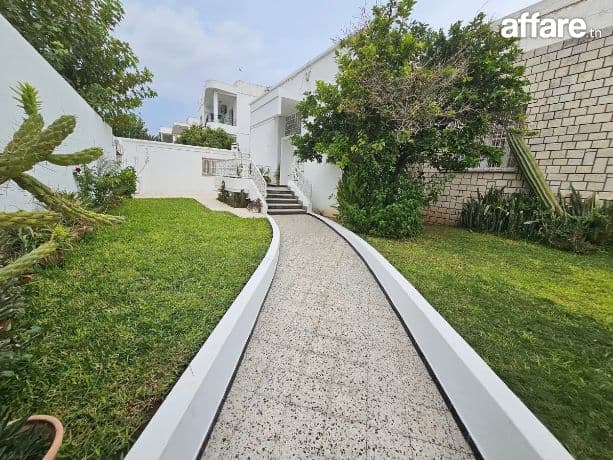 📍 FRANCE VILLE – OMRANE : VILLA S+7 FAISANT L’ANGLE DE DEUX