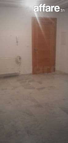 Location S2 vide à L'aouina