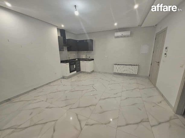 📍ENNASR 2 : APPARTEMENT S+1 DE HST  À LOUER 