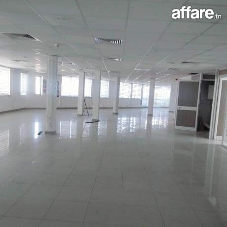 Super bureau 710 m² au lac 1