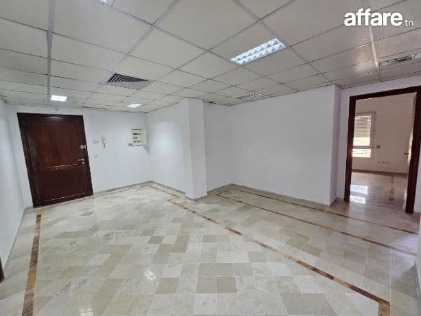 CENTRE URBAIN NORD BUREAU SPACUEUX H+5 À LOUER 