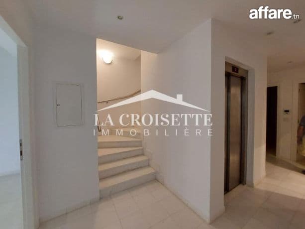 triplex meublé indépendant S+4 avec piscine à Gammarth