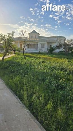 A sfax Gremda km 6 2200 m² terrain 520 m² bâti Avec 2 accès 